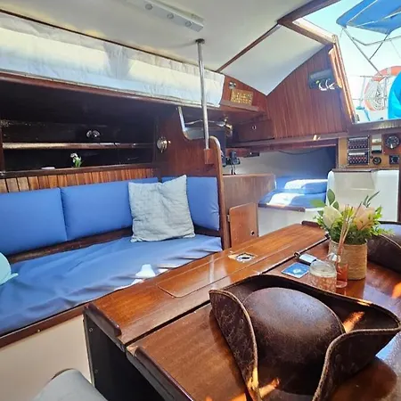Hotel en barco Boat Puma 34