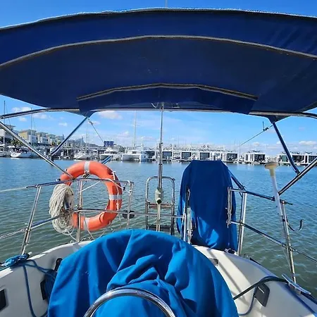 Boat Puma 34 Úszó hotel *