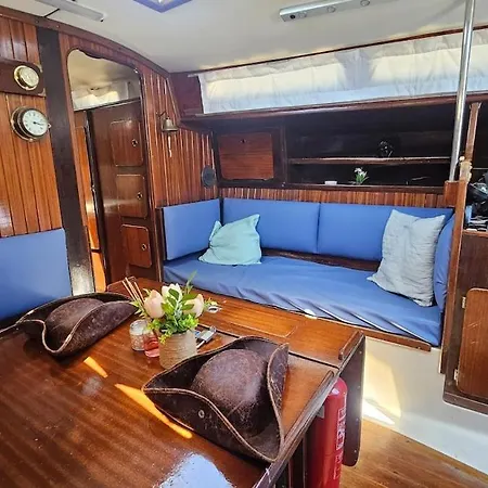 Boat Puma 34 Úszó hotel *