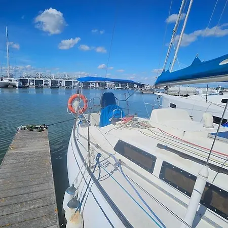 Boat Puma 34 Úszó hotel *