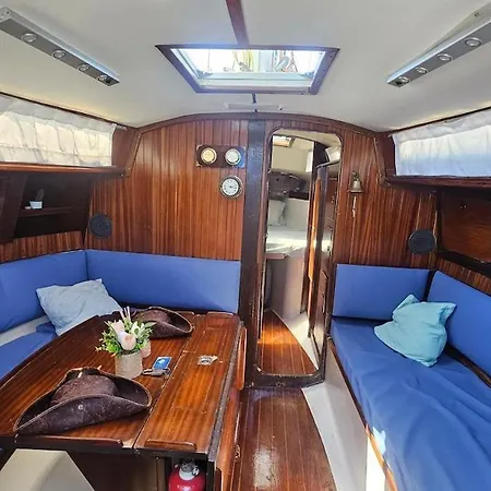 Boat Puma 34 Úszó hotel *