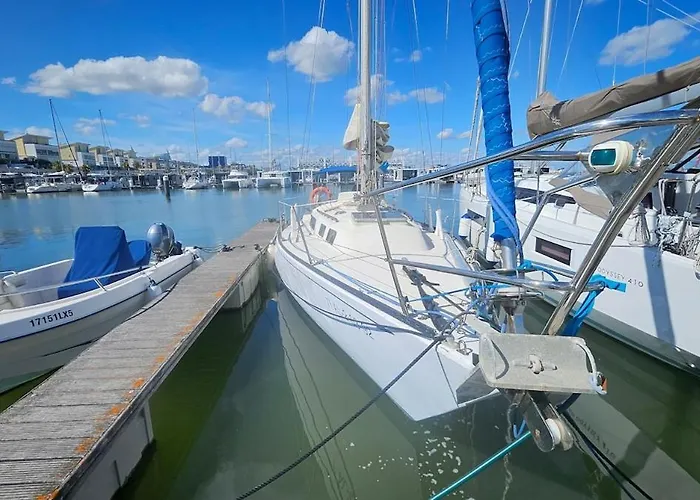 Hotel na wodzie Boat Puma 34