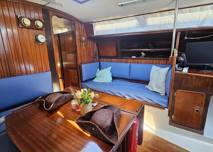 Boat Puma 34 Hotel na wodzie *