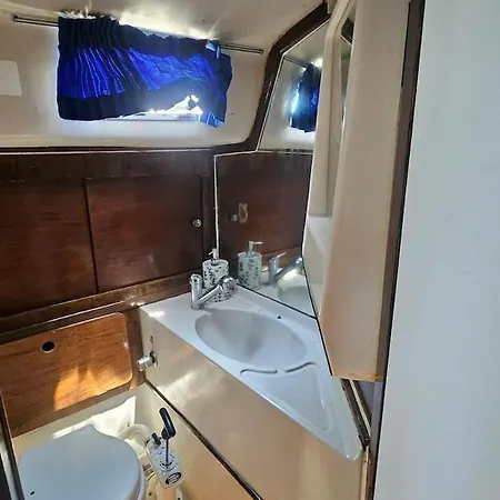 Boat Puma 34 船上ホテル *