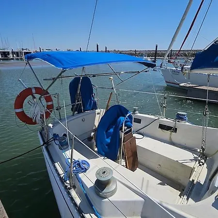 Boat Puma 34 船上ホテル *