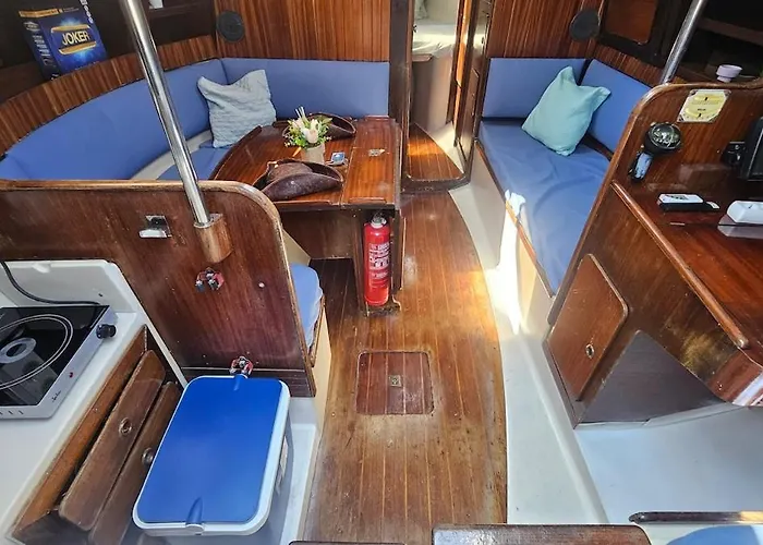 Botel Boat Puma 34 Lissabon