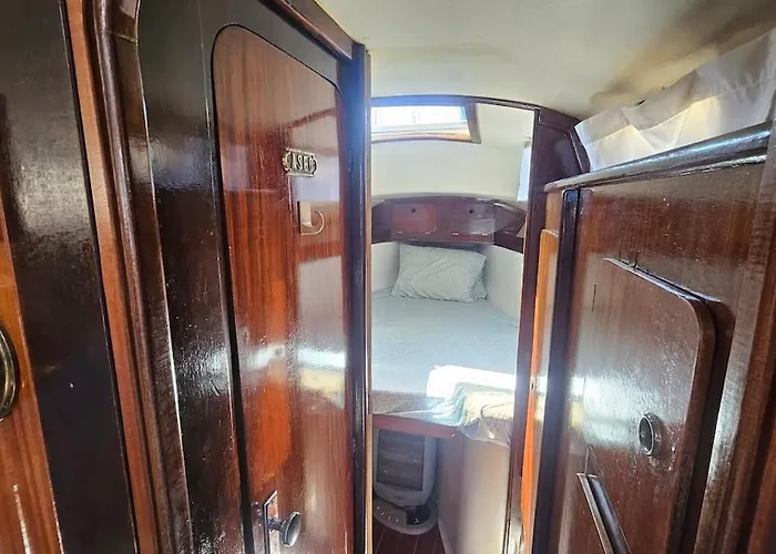 Botel Boat Puma 34 Lissabon