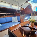 보트호텔 Boat Puma 34