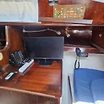 Boat Puma 34 보트호텔 *